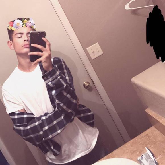 Meet your Posher, Luis - Picture 1 of 1